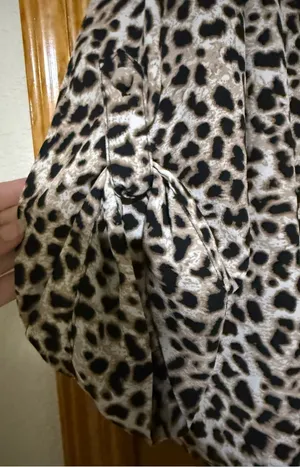 Torrid Harper Leopard Print Pullover Blouse 1 1X 14 16 Georgette Roll Tab Sleeve thumbnail 4