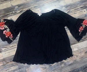 Floral Embroidered Black Blouse Size 2X thumbnail 1