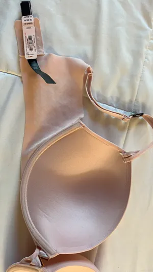 Victoria's Secret Bra thumbnail 4