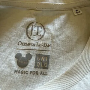 Uniqlo Cream Graphic Women’s T-shirt Tee Sz M thumbnail 2