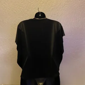 🆕 Julie’s Closet Black Blouse with Accent Necklace thumbnail 7