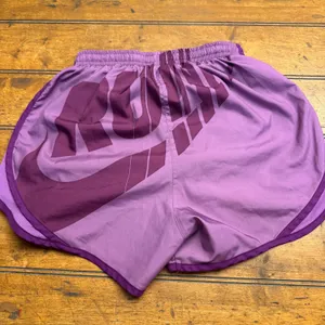 Nike‎ Dri Fit Womens Running Shorts Lilac Purple Athletic Performance XS thumbnail 4