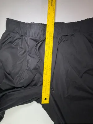 Women’s Black Slim Pull thumbnail 5