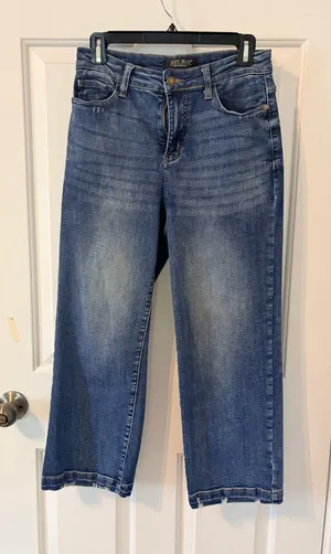 Judy Blue Jeans Cropped Straight thumbnail 1