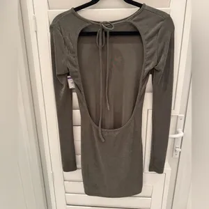 NWT Edikted slinky backless long sleeve mini dress in olive green Sz S sold out thumbnail 6