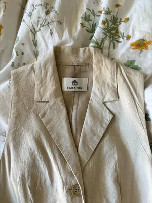 Aritzia collared vest thumbnail 2