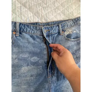 American eagle Women's High Waisted Denim Shorts Size 14 thumbnail 3