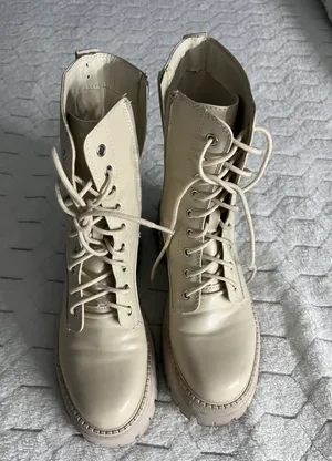 Madden Girl Platform Combat Boots thumbnail 2