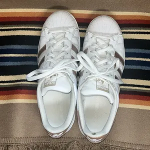 Adidas Women’s Superstar Sneakers Size 9 thumbnail 4