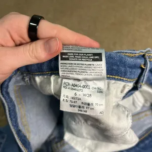 Signature by Levi Strauss Heritage High Rise Straight Distressed Jeans 6/W28 thumbnail 8
