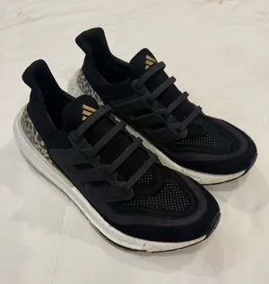 adidas Ultra Boost Light Women's 9.5 Core Black Leopard ID2932 thumbnail 1