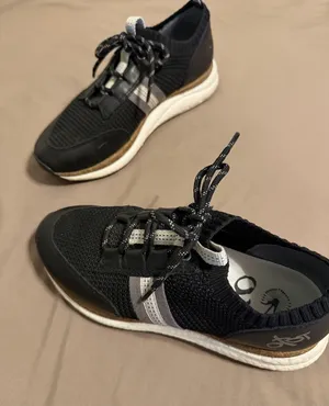 Women’s Black Knit OTBT Sneakers with Gray Accent. EUC. Barely worn. thumbnail 1