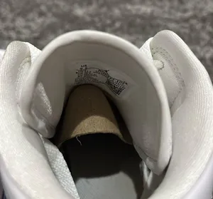 Nike Air Jordan 1 Wolf Gray thumbnail 4