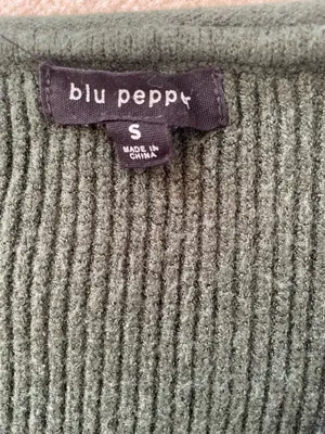 Green Sweater thumbnail 2