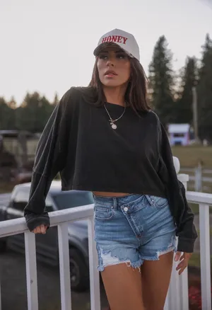 VICI Cropped long sleeve thumbnail 2