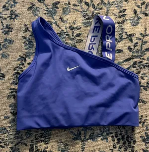 Nike Asymmetrical Sports Bra thumbnail 1