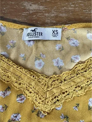 Hollister Yellow Floral Lace Trim Spaghetti Strap Cami Top XS thumbnail 2