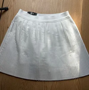 #2 New Womens GapFit Athletic Pleaded Stretchy Skort w/Inside Pocket White Small thumbnail 1