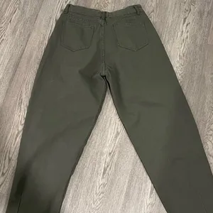 Women’s New With Tags Aachoae Green Medium Jean Pants thumbnail 4