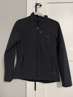 The North Face Jacket Women’s Full-Zip Black Small thumbnail 1
