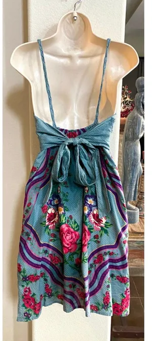 Like new summer dress with adjustable tie back waist. Sz S thumbnail 4