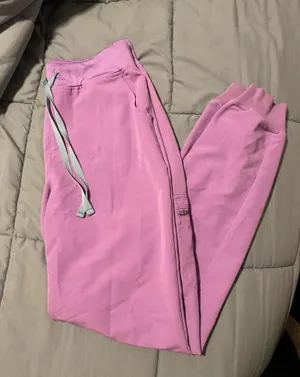Figs lilac pants thumbnail 1