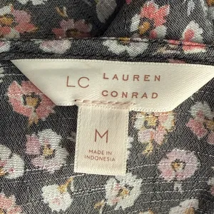 LC Lauren Conrad Ruffle Sleeve Split-Back Top Sz M thumbnail 10