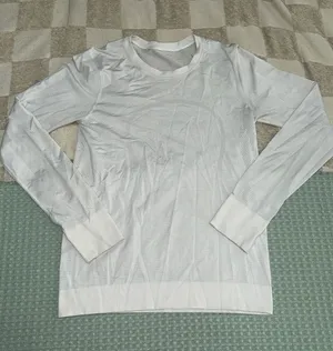 Lululemon Swiftly Tech Long-Sleeve Shirt 2.0
Hip Length thumbnail 1