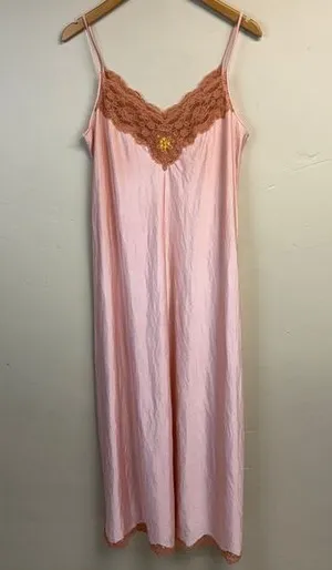 Shadowline Vintage Nylon Nightgown Sleep Dress Lingerie Peach Lace Size M thumbnail 1