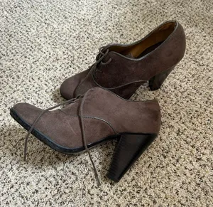 Brown Suede Lace thumbnail 1