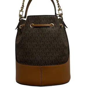 Michael Kors Devon Medium Logo Bucket
Bag thumbnail 2