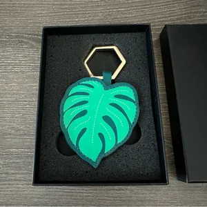 Tommy Bahama Green Palm Leaf Magnetic Hat Clip thumbnail 3