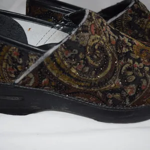 Danskin Clogs, Paisley, Size 39 thumbnail 4