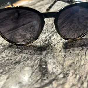 Fossil Sunglasses with green and black Frame with Harley Davidson hard case thumbnail 3