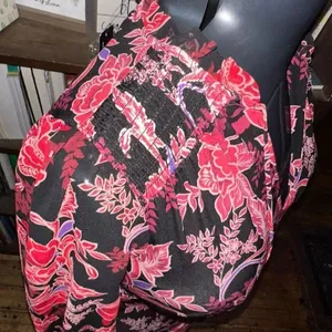White House Black Market floral XXS peasant blouse thumbnail 2