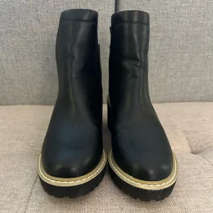 Worn 2x cute black booties! Size 5.5 thumbnail 2