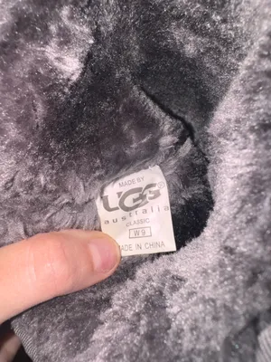 UGG Boots Women’s Classic Short Grey size 9 thumbnail 3