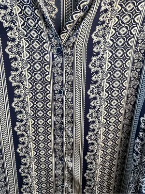 Forever 21 Navy and White Patterned Long-Sleeve Shirt thumbnail 4