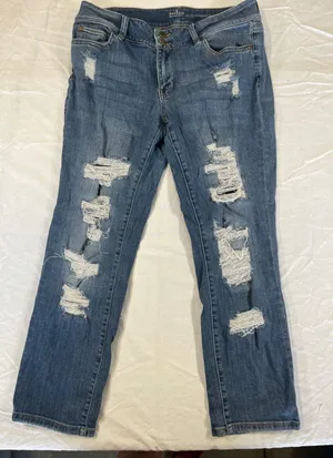Soho Curvy Cropped Boyfriend Jeans Womens Distressed Size 8 thumbnail 1