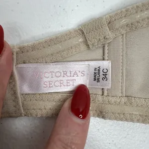 VTG Y2K Victoria's Secret 34C Strapless Bra Tan Nude Underwire Padded NO STRAPS thumbnail 4