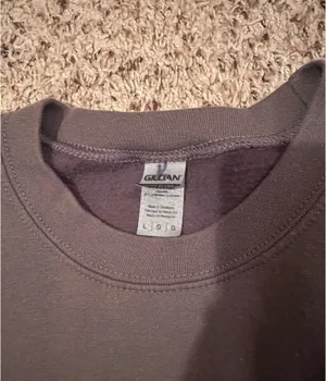 Gildan Crewneck thumbnail 2