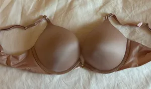 Victoria's Secret Bombshell Bra Push-Up thumbnail 1