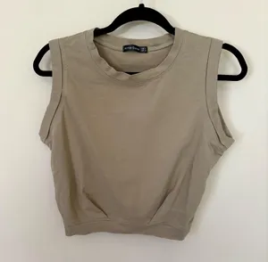 Arrive Guide Amazon Athletic Top thumbnail 2