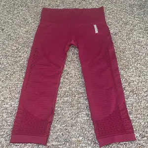Womens Gymshark Energy Seamless Cropped Leggings thumbnail 1