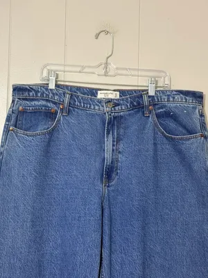 Abercrombie & Fitch The Loose High Rise Jeans Medium Wash Size 34 / 18 thumbnail 2