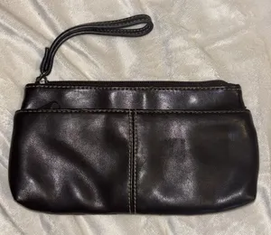 Source Unknown BROWN FAUX LEATHER WRISTLET ONE ZIP POCKET ON OUTSIDE AND FULL ZIPPER CLOSURE thumbnail 1