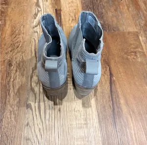 Women’s Gray Tom’s Ankle Boots thumbnail 4
