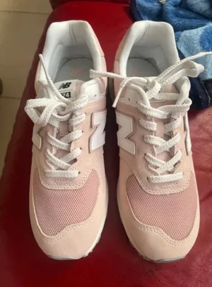 New Balance Women’s Sneakers Baby Pink Size 7 thumbnail 4
