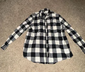 Universal Threads Flannel Shirt women’s medium thumbnail 1