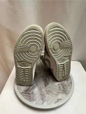 Nike Air Jordan 1 High OG Seafoam Women’s 10 CD0461-002 White Green Sneakers thumbnail 6